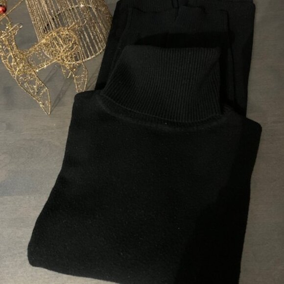 Cyrus Brand Turtleneck - Picture 4 of 6